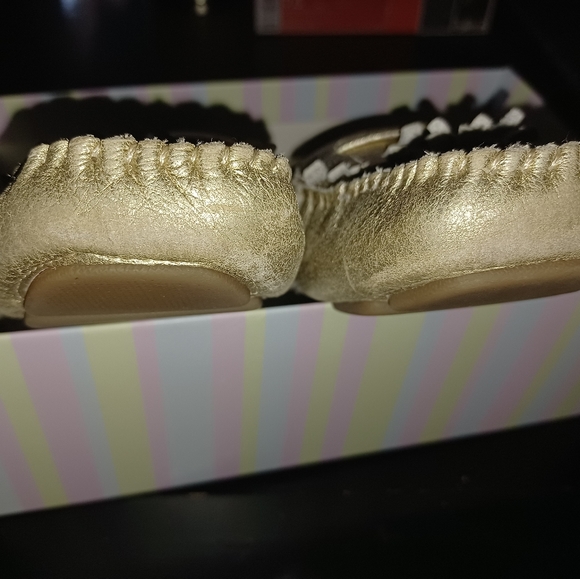 Stride Rite, 1M, Gold Slip on shoes, hard to find - Picture 3 of 7